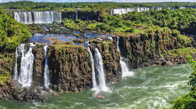 Rondreis Zuid Brazili Bem Vindo Ao Brasil 2024   Bestemmingspagina Brazilie Foz Do Iguacu Iguacu Watervallen Panorama Shutterstock328340882 800x445 